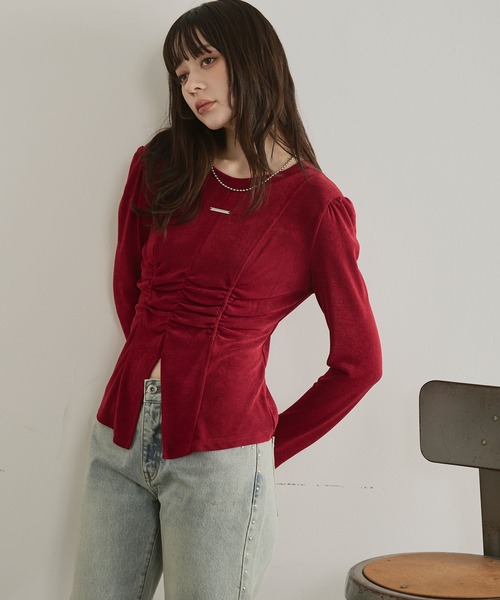 ELLEgirl（エルガール）の「フロントスリットシャーリングデザイントップス【ELLEgirl/エルガール】（Tシャツ/カットソー・レディース・ブラウン/レッド・FREE）」の4枚目の写真