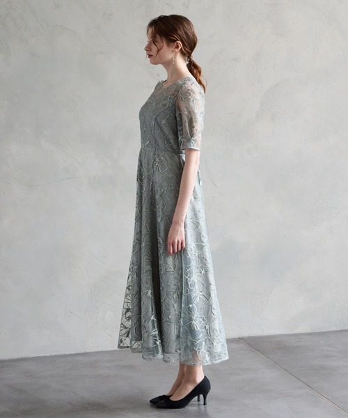 AIMER（エメ）の「ビオラフラワーモチーフスパンコール刺繍袖付き