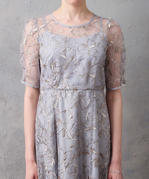 AIMER（エメ）の「ビオラフラワーモチーフスパンコール刺繍袖付きパーティードレス　結婚式　お呼ばれ　ドレス　20代 30代 40代（ドレス・レディース・グリーン/ブラック/サックスブルー/ラベンダー/チャコールグレー・SMALL/MEDIUM/LARGE/X-LARGE）」の20枚目の写真