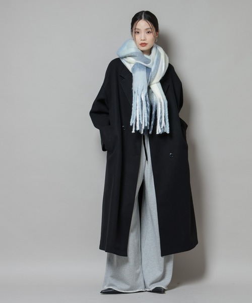 NANO universe（ナノユニバース）の「ボリュームチェックマフラー（マフラー・レディース・ブルー/ブラック/ベージュ・FREE）」の4枚目の写真