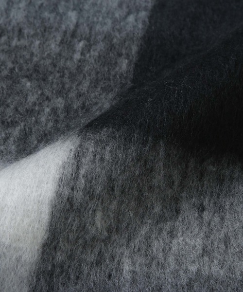 NANO universe（ナノユニバース）の「ボリュームチェックマフラー（マフラー・レディース・ブルー/ブラック/ベージュ・FREE）」の9枚目の写真