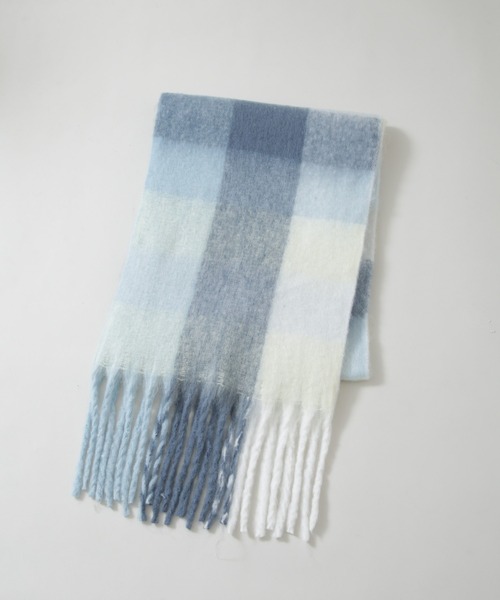 NANO universe（ナノユニバース）の「ボリュームチェックマフラー（マフラー・レディース・ブルー/ブラック/ベージュ・FREE）」の8枚目の写真