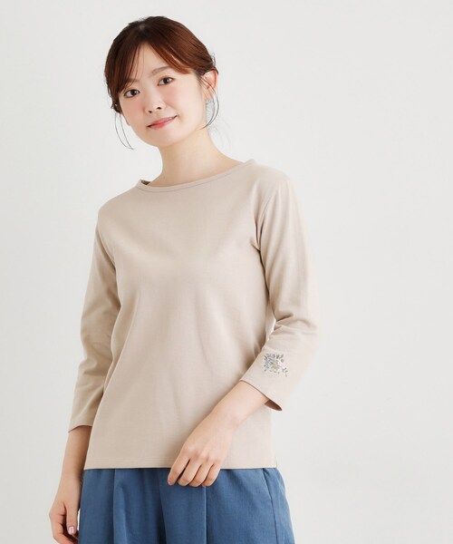 LAURA ASHLEY(ローラアシュレイ)の「【人気アイテム!袖刺繍あり】デラヴェジャージーカットソー(Tシャツ/カットソー・レディース・ブラック/ライトベージュ/レッド系1/オフホワイト・38/40)」の17枚目の写真