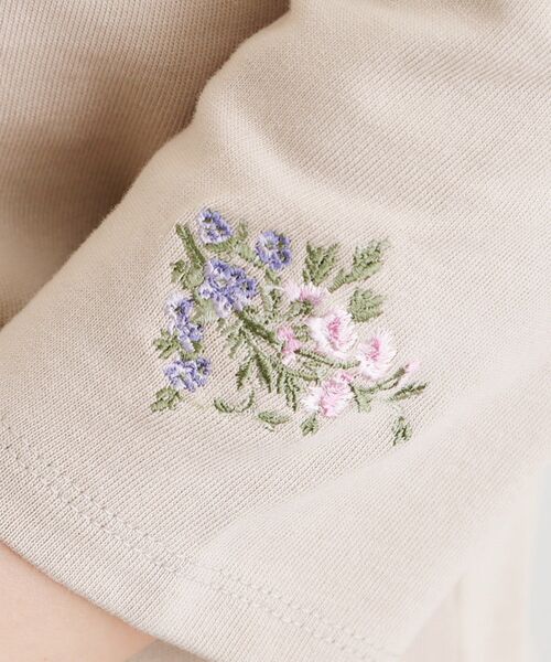 LAURA ASHLEY(ローラアシュレイ)の「【人気アイテム!袖刺繍あり】デラヴェジャージーカットソー(Tシャツ/カットソー・レディース・ブラック/ライトベージュ/レッド系1/オフホワイト・38/40)」の20枚目の写真