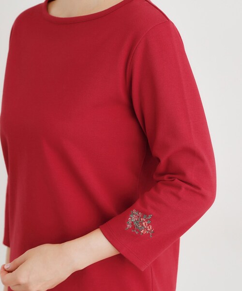 LAURA ASHLEY(ローラアシュレイ)の「【人気アイテム!袖刺繍あり】デラヴェジャージーカットソー(Tシャツ/カットソー・レディース・ブラック/ライトベージュ/レッド系1/オフホワイト・38/40)」の6枚目の写真
