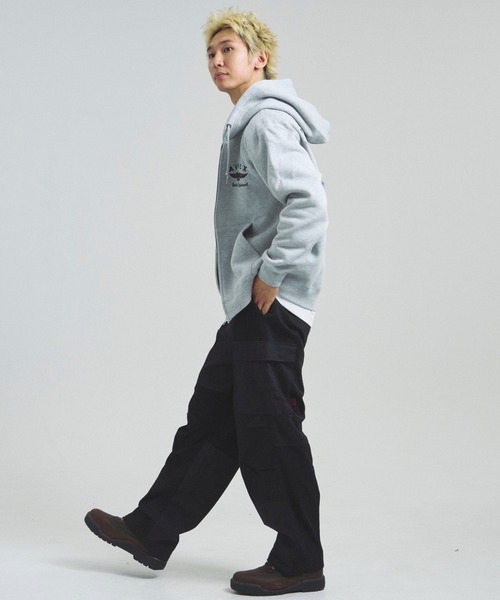 AVIREX（アヴィレックス）の「AVIREX -VARSITY LOGO SWEAT PARKA（パーカー・メンズ・ナチュラル/ブラック・XL/L/M）」の10枚目の写真