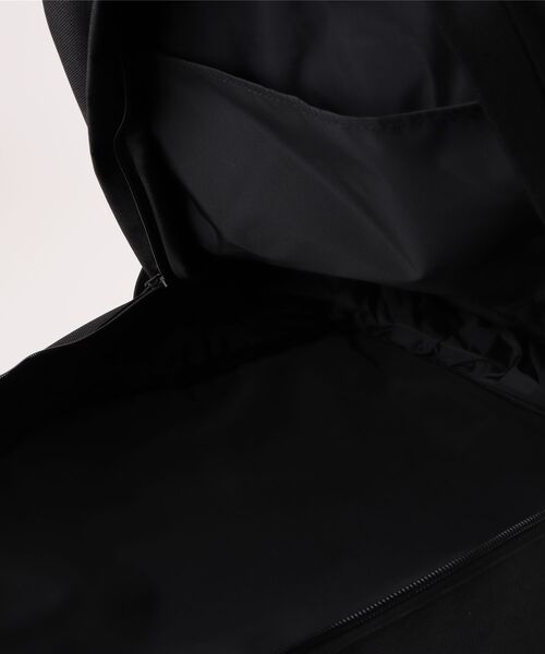 THRASHER（スラッシャー）の「HOMETOWN BACKPACK 35L/THRASHER スラッシャー  リュックサック バックパック ユニセックス 大容量 通学 通勤 PC収納 ストリート スケート（バックパック/リュック・メンズ・ブラック×ホワイト/ブラック×ブラック・FREE）」の5枚目の写真