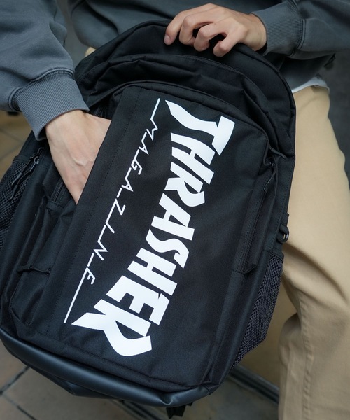 THRASHER（スラッシャー）の「HOMETOWN BACKPACK 35L/THRASHER スラッシャー  リュックサック バックパック ユニセックス 大容量 通学 通勤 PC収納 ストリート スケート（バックパック/リュック・メンズ・ブラック×ホワイト/ブラック×ブラック・FREE）」の12枚目の写真