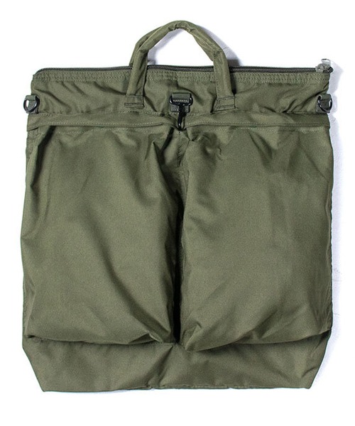 ８(eight)（エイト）の「ヘルメットバッグ ストラップ付き（ボストンバッグ・メンズ・ブラック・FREE）」の2枚目の写真