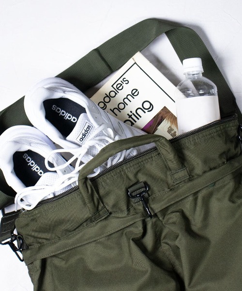 ８(eight)（エイト）の「ヘルメットバッグ ストラップ付き（ボストンバッグ・メンズ・ブラック・FREE）」の8枚目の写真