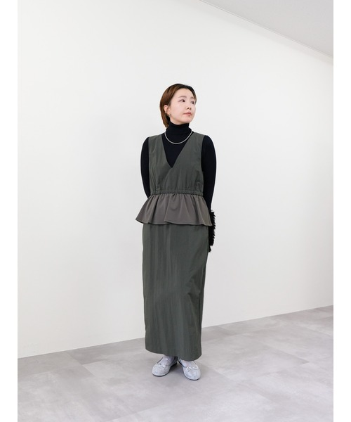 DOLLUPOOPS（ドールアップウップス）の「異素材ペプラムミリタリーライクワンピース（ワンピース・レディース・カーキ/ブラック/ピンク・38）」の12枚目の写真