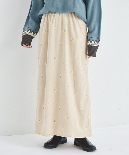pairmanon(ペアマノン)の「【リンクコーデ】【ママサイズ】フラワー刺繍 コーデュロイ ナロースカート(スカート・レディース・ベージュ/ブラック/イエロー系その他・FREE)」の2枚目の写真