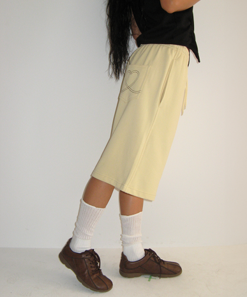 RONRON(ロンロン)の「HEART POINT BERMUDA TRAINING HALF PANTS SOFT YELLOW(その他パンツ・レディース・その他・FREE)」の4枚目の写真