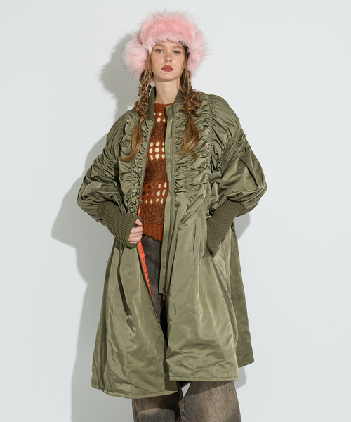 ANNA SUI NYC（アナ スイ エヌ ワイ シー）の「≪ WEB限定 / 追加 ≫ANNA SUI NYC / アナスイエヌワイシー ロングMA-1コート（MA-1・レディース・ブラック/カーキ・FREE）」の2枚目の写真