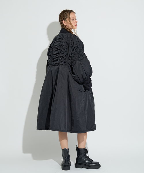 ANNA SUI NYC（アナ スイ エヌ ワイ シー）の「≪ WEB限定 / 追加 ≫ANNA SUI NYC / アナスイエヌワイシー ロングMA-1コート（MA-1・レディース・ブラック/カーキ・FREE）」の4枚目の写真