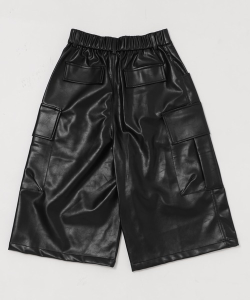 Figments(フィグメンツ)の「合皮カーゴハーフパンツ(その他パンツ・レディース・ブラック・FREE)」の4枚目の写真