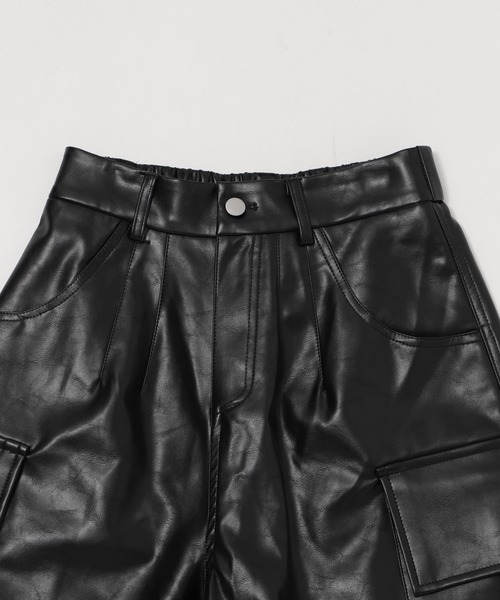 Figments(フィグメンツ)の「合皮カーゴハーフパンツ(その他パンツ・レディース・ブラック・FREE)」の5枚目の写真