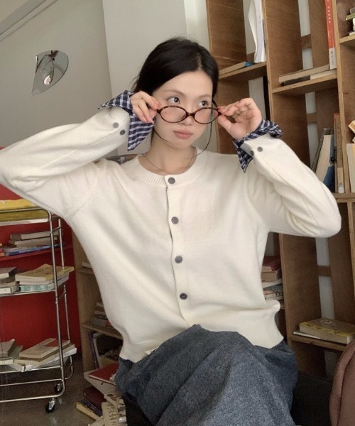 yuue' ( wear )（ユーイ）の「フェイクレイヤードチェック柄カーディガン（カーディガン/ボレロ・レディース・アイボリー/ブラック/グレー/ネイビー・FREE）」の19枚目の写真