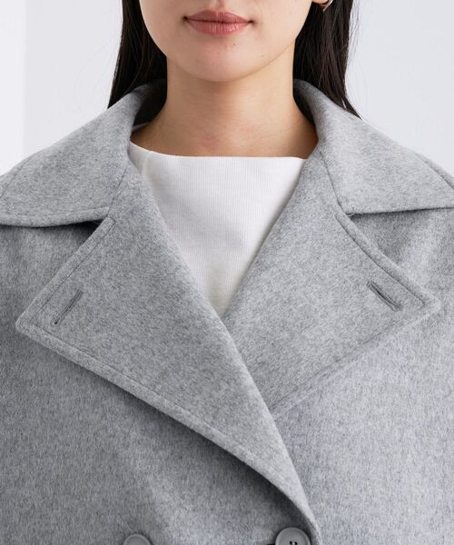 INDIVI（インディヴィ）の「【軽やか／ゆったり】ウール混ショートトレンチコート（トレンチコート・レディース・ライトグレー系8/ブラック・05/13/15 /36/38/40）」の15枚目の写真