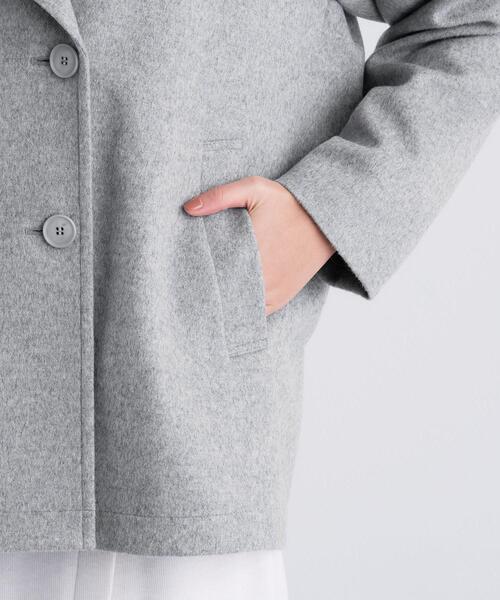 INDIVI（インディヴィ）の「【軽やか／ゆったり】ウール混ショートトレンチコート（トレンチコート・レディース・ライトグレー系8/ブラック・05/13/15 /36/38/40）」の17枚目の写真