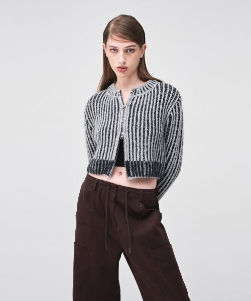 ETMON(エトモン)の「Ribbed Zip-Up Knit Cardigan Grey(カーディガン/ボレロ・レディース・その他・FREE)」の4枚目の写真
