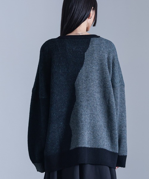 kOhAKU（コハク）の「『配色箔プリントアート柄ニット』（ニット/セーター・レディース・ブラック・FREE）」の10枚目の写真