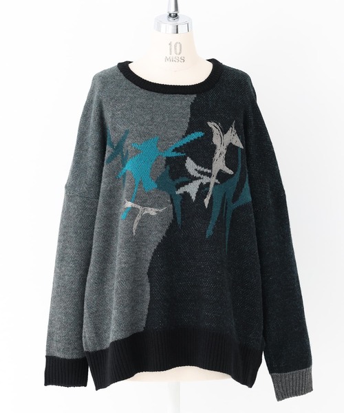 kOhAKU（コハク）の「『配色箔プリントアート柄ニット』（ニット/セーター・レディース・ブラック・FREE）」の17枚目の写真