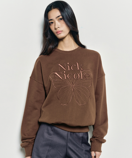 NICK&NICOLE(ニックアンドニコール)の「VOLUME BUTTERFLY SIGNATURE SWEATSHIRT_BROWN(スウェット・レディース・その他・FREE)」の5枚目の写真