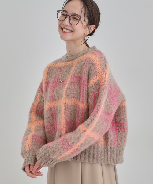 Cutie Blonde（キューティーブロンド）の「【S-LL】女性らしさ漂う ふわふわチェック柄ニット（ニット/セーター・レディース・ホワイト系2/ネイビー系1/ピンク系・01/02/04/03）」の3枚目の写真