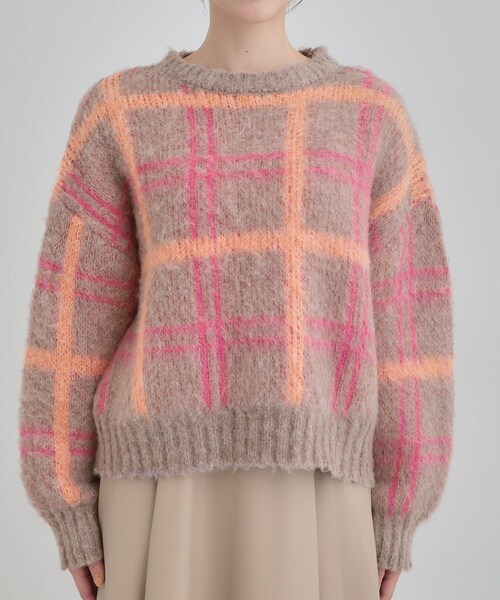 Cutie Blonde（キューティーブロンド）の「【S-LL】女性らしさ漂う ふわふわチェック柄ニット（ニット/セーター・レディース・ホワイト系2/ネイビー系1/ピンク系・01/02/04/03）」の16枚目の写真