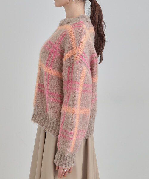 Cutie Blonde（キューティーブロンド）の「【S-LL】女性らしさ漂う ふわふわチェック柄ニット（ニット/セーター・レディース・ホワイト系2/ネイビー系1/ピンク系・01/02/04/03）」の17枚目の写真