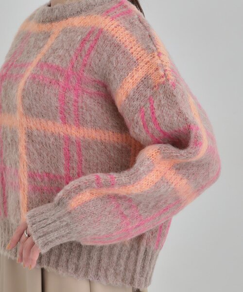 Cutie Blonde（キューティーブロンド）の「【S-LL】女性らしさ漂う ふわふわチェック柄ニット（ニット/セーター・レディース・ホワイト系2/ネイビー系1/ピンク系・01/02/04/03）」の21枚目の写真