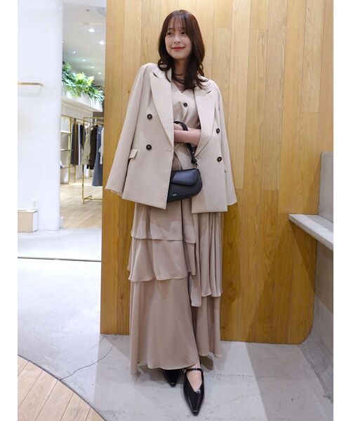 LAGUNAMOON（ラグナムーン）の「カフスダブルテーラードジャケット セットアップ（テーラードジャケット・レディース・グレー/チャコールグレー/ベージュ・FREE）」の3枚目の写真