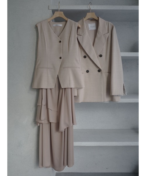 LAGUNAMOON（ラグナムーン）の「カフスダブルテーラードジャケット セットアップ（テーラードジャケット・レディース・グレー/チャコールグレー/ベージュ・FREE）」の5枚目の写真