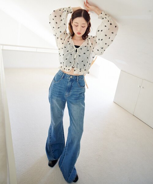 Kastane（カスタネ）の「フラワーステッチブラウス（シャツ/ブラウス・レディース・アイボリー/ブラック/サックスブルー・FREE）」の11枚目の写真