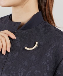 INED（イネド）の「ハーフムーンビジューブローチ（ブローチ/コサージュ）」