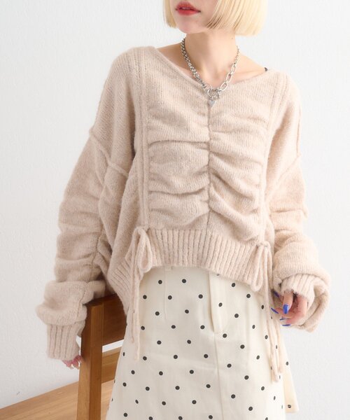 w closet(ダブルクローゼット)の「【5色展開】ドロストシャギーニット(ニット/セーター・レディース・レッド/アイボリー/ベージュ/ブルー/グレー・FREE)」の1枚目の写真