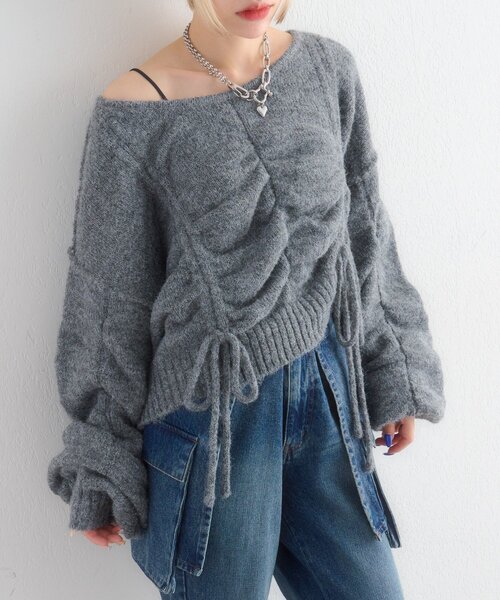 w closet(ダブルクローゼット)の「【5色展開】ドロストシャギーニット(ニット/セーター・レディース・レッド/アイボリー/ベージュ/ブルー/グレー・FREE)」の3枚目の写真