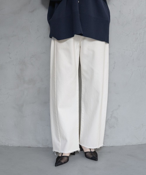 A part by（アパートバイ）の「Apbカーブデニムパンツ（デニムパンツ・レディース・ライトブルー/オフホワイト・MEDIUM/SMALL）」の2枚目の写真