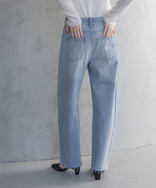 A part by（アパートバイ）の「Apbカーブデニムパンツ（デニムパンツ・レディース・ライトブルー/オフホワイト・MEDIUM/SMALL）」の12枚目の写真