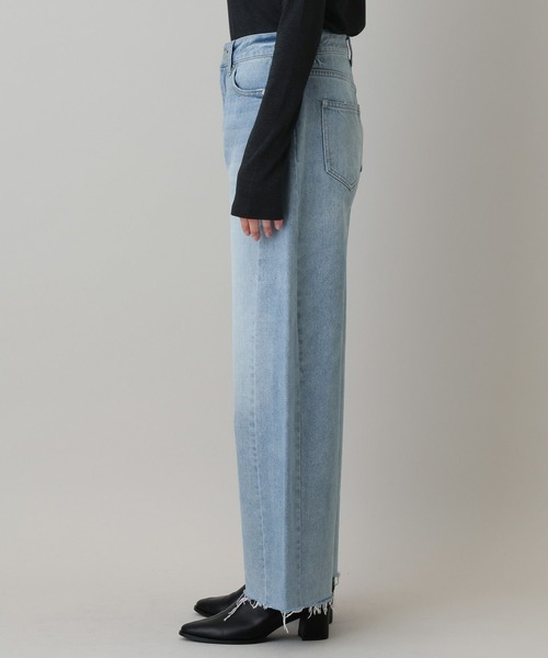 A part by（アパートバイ）の「Apbカーブデニムパンツ（デニムパンツ・レディース・ライトブルー/オフホワイト・MEDIUM/SMALL）」の16枚目の写真