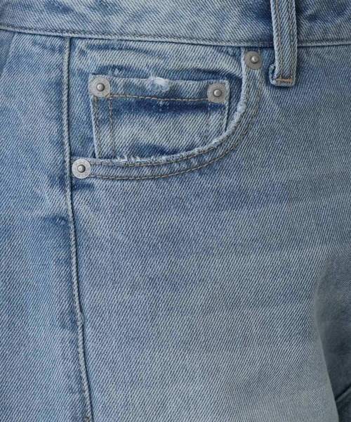 A part by（アパートバイ）の「Apbカーブデニムパンツ（デニムパンツ・レディース・ライトブルー/オフホワイト・MEDIUM/SMALL）」の22枚目の写真