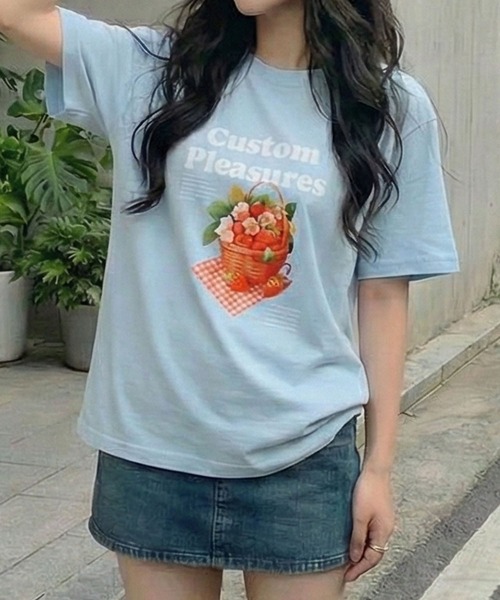 September SEOUL(セプテンバーソウル)の「ストローピクニックバスケットグラフィックTシャツ(Tシャツ/カットソー・レディース・ホワイト/ブルー・FREE)」の2枚目の写真
