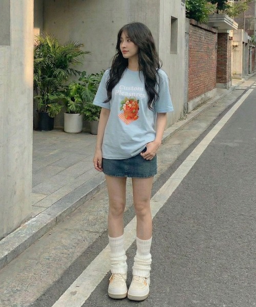 September SEOUL(セプテンバーソウル)の「ストローピクニックバスケットグラフィックTシャツ(Tシャツ/カットソー・レディース・ホワイト/ブルー・FREE)」の4枚目の写真