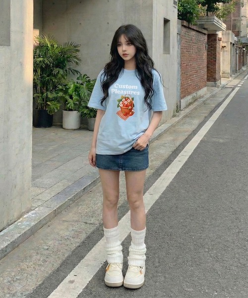 September SEOUL(セプテンバーソウル)の「ストローピクニックバスケットグラフィックTシャツ(Tシャツ/カットソー・レディース・ホワイト/ブルー・FREE)」の5枚目の写真