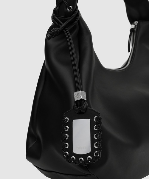 GANNI(ガニー)の「Hobo XXL(ショルダーバッグ・レディース・ブラック・ONE SIZE)」の4枚目の写真