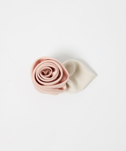 UNITED ARROWS（ユナイテッドアローズ）の「サテン ローズ コサージュ（ブローチ/コサージュ・レディース・ピンク/オフホワイト/ブラック・FREE）」の11枚目の写真