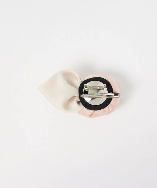 UNITED ARROWS（ユナイテッドアローズ）の「サテン ローズ コサージュ（ブローチ/コサージュ・レディース・ピンク/オフホワイト/ブラック・FREE）」の14枚目の写真