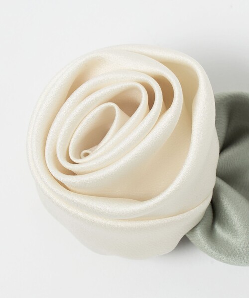 UNITED ARROWS（ユナイテッドアローズ）の「サテン ローズ コサージュ（ブローチ/コサージュ・レディース・ピンク/オフホワイト/ブラック・FREE）」の16枚目の写真