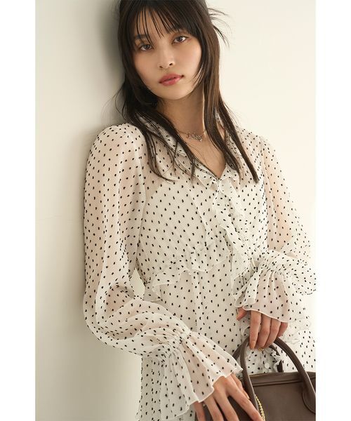 LILY BROWN（リリーブラウン）の「フリルガウンピース（ワンピース・レディース・ドット/ブルー/クリーム・0/1）」の14枚目の写真
